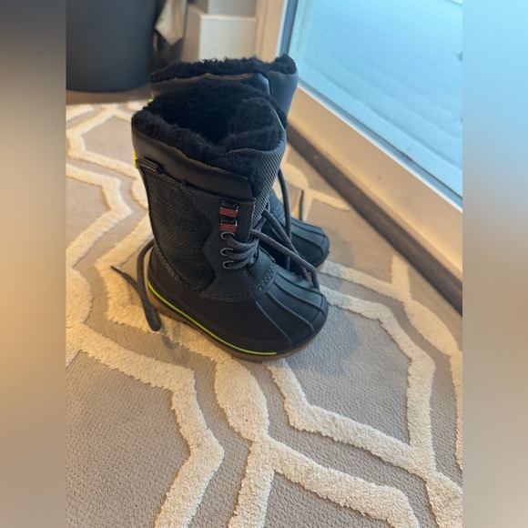 Boys 6T SWISS TECH snow boots - Picture 3 of 7